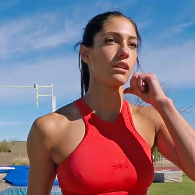 Allison Stokke aims high