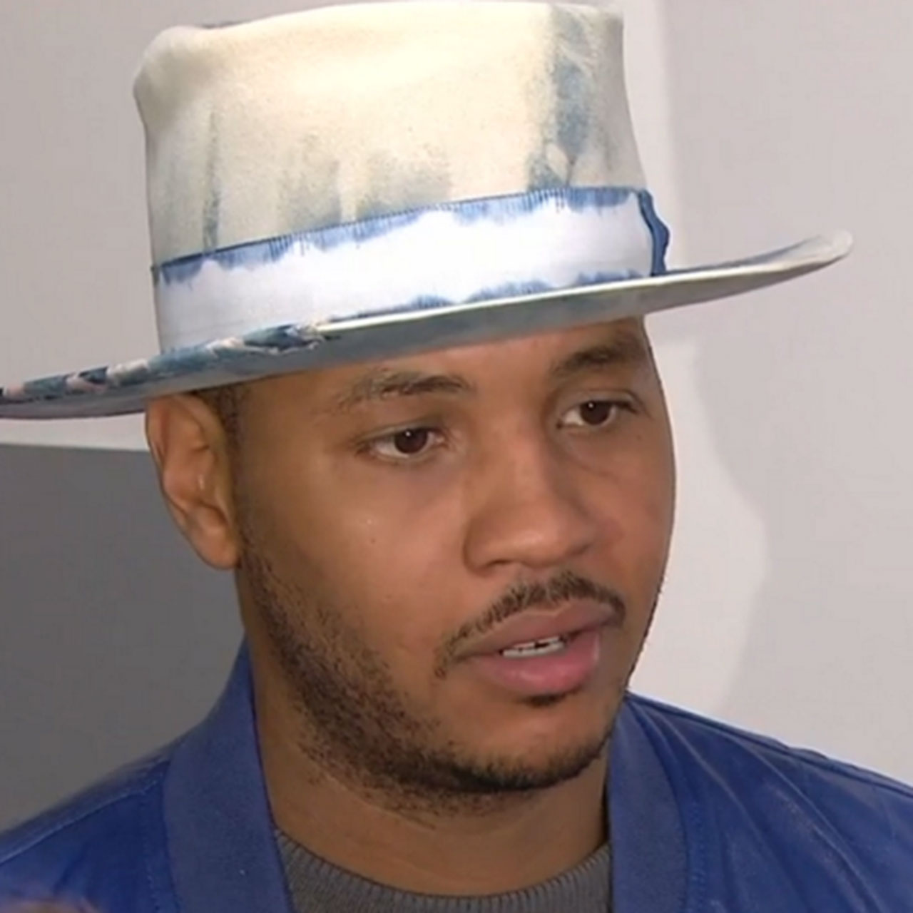 Carmelo Anthony in a spiffy top hat