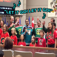 Mayor Naheed Nenshi sings "Let it Go" with Calgary Flames fans
