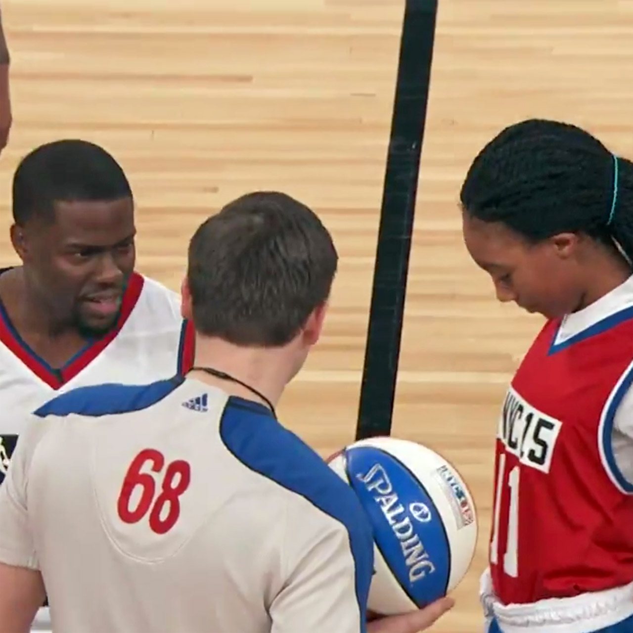 Mo'ne Davis faces off against Kevin Hart in the NBA All-Star Celebrity Game