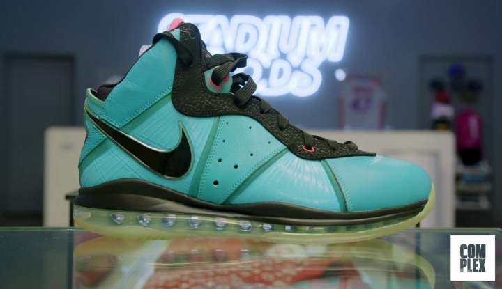 Nike LeBron 8 South Beach bought by Roger Federer